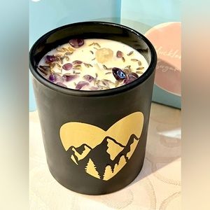Gemstone Candle- Huckleberry & Sugar Blossom